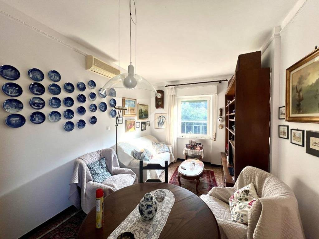 appartamento in vendita a Genova in zona Rivarolo