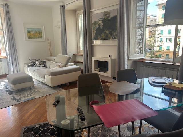 appartamento in vendita a Genova in zona Carignano