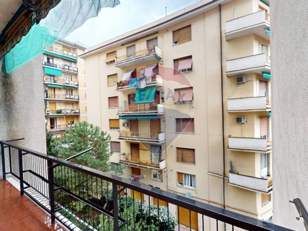 appartamento in vendita a Genova in zona Sestri Ponente