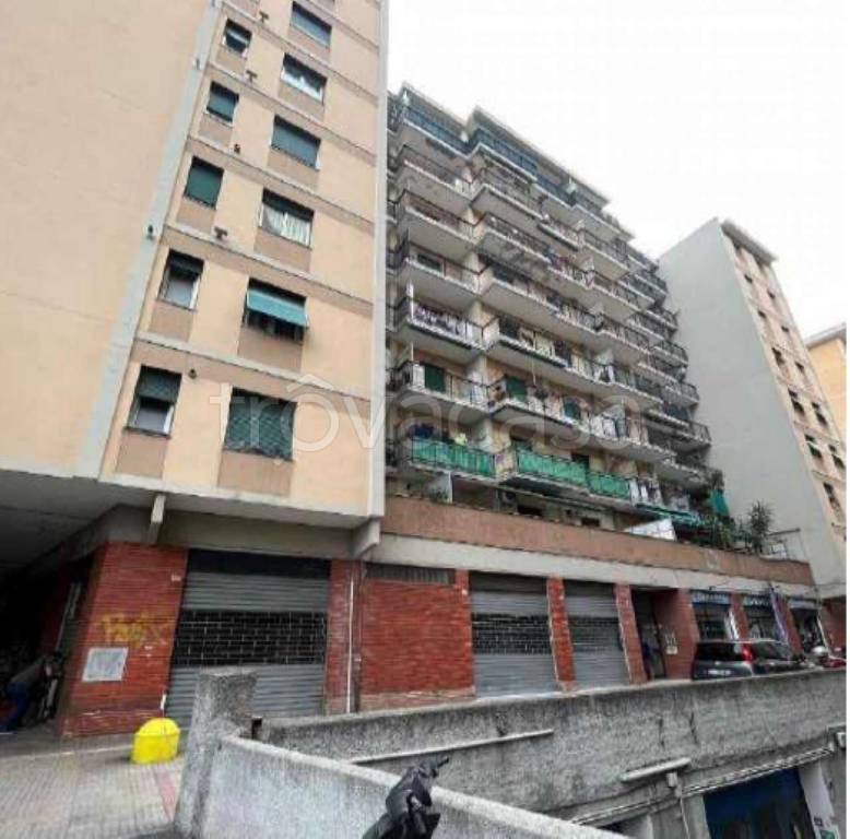 negozio in vendita a Genova in zona Sestri Ponente