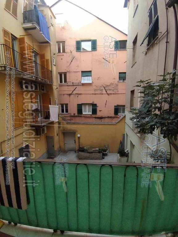 appartamento in vendita a Genova in zona Sestri Ponente