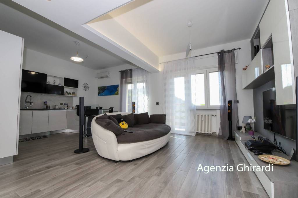 appartamento in vendita a Genova in zona Sestri Ponente
