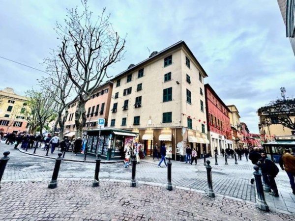 appartamento in vendita a Genova in zona Sestri Ponente