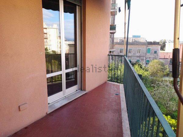 appartamento in vendita a Genova in zona Palmaro / Pra'