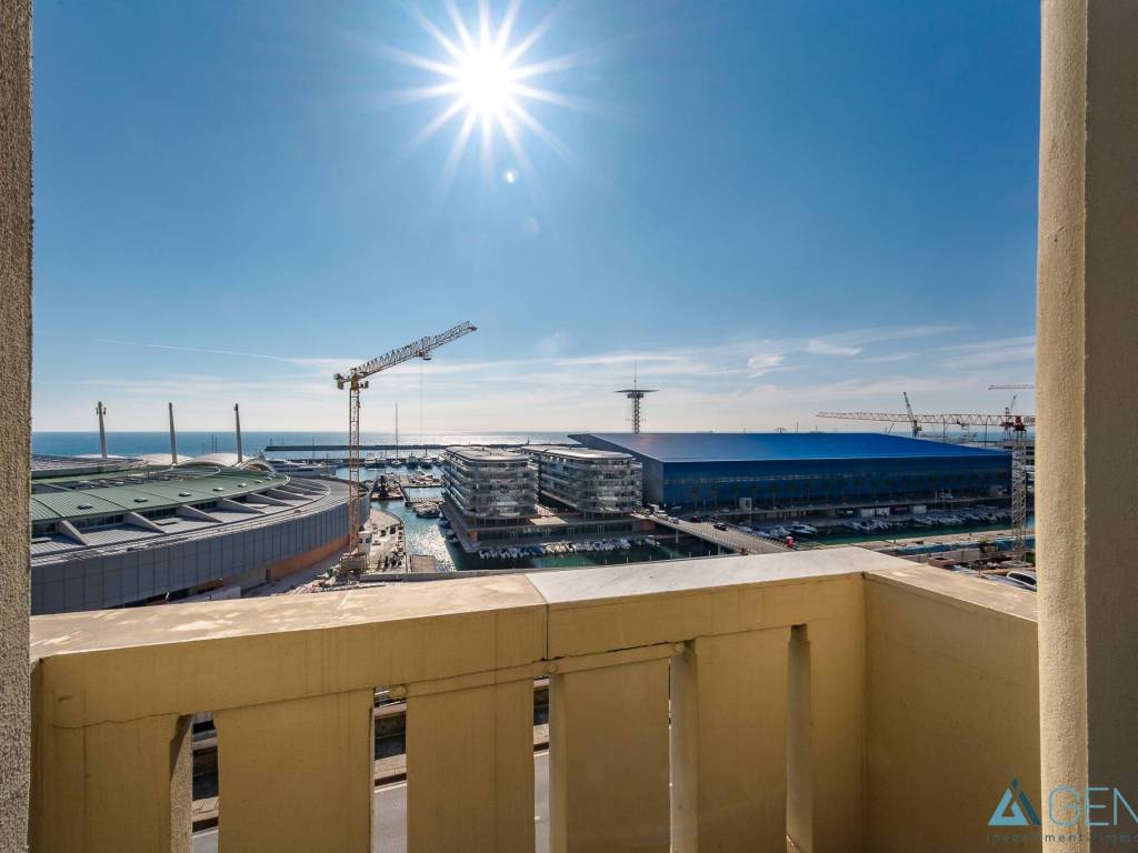 appartamento in vendita a Genova in zona Carignano