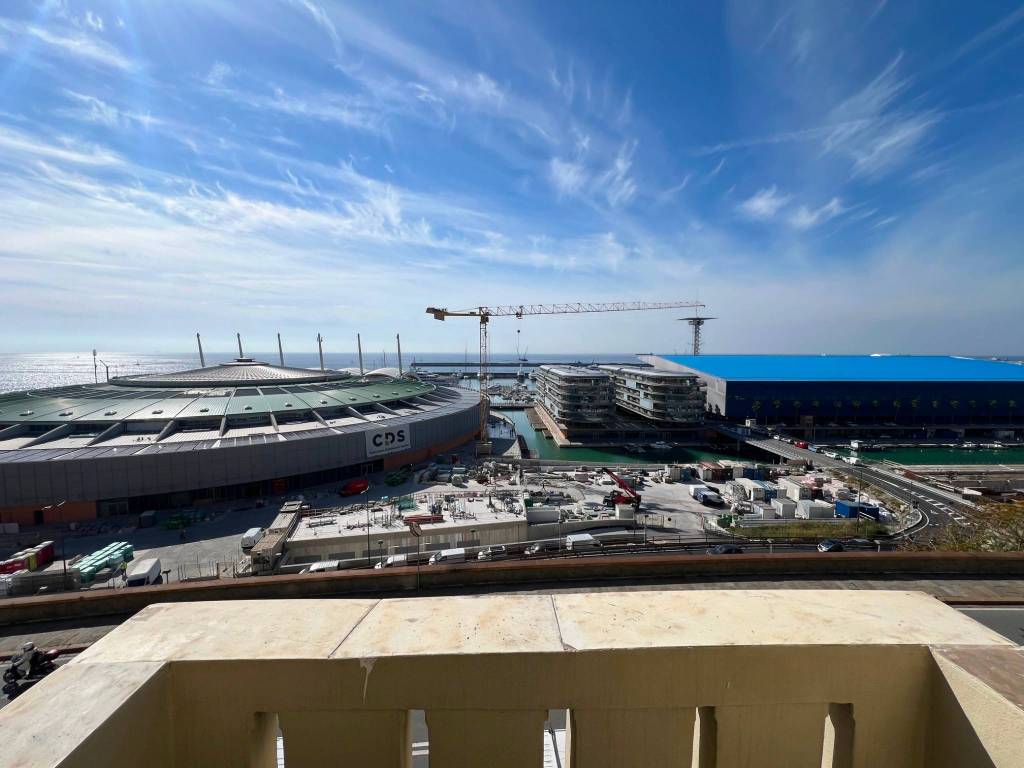 appartamento in vendita a Genova in zona Carignano