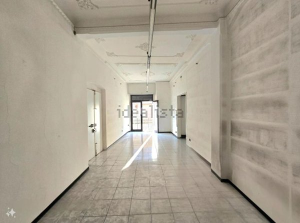 negozio in vendita a Genova in zona Sestri Ponente
