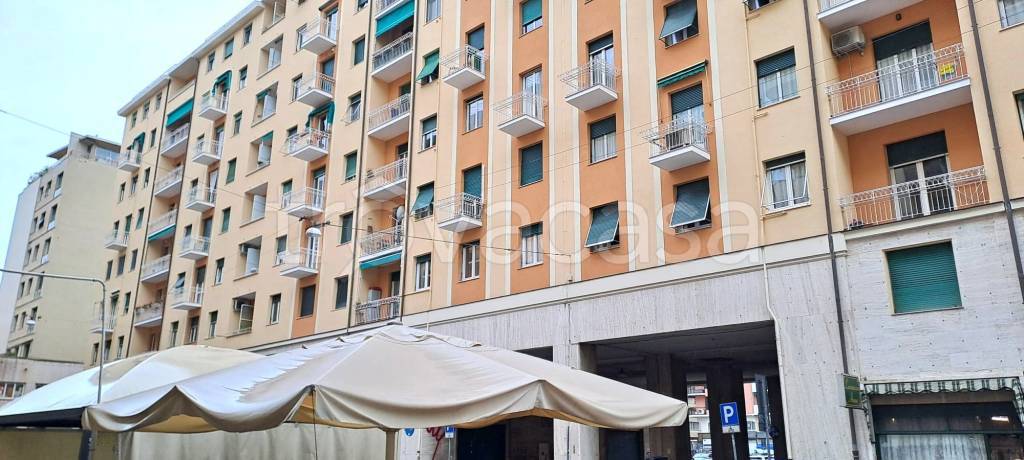 appartamento in vendita a Genova in zona Foce