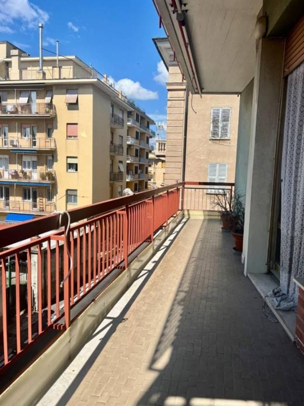 appartamento in vendita a Genova in zona Sestri Ponente