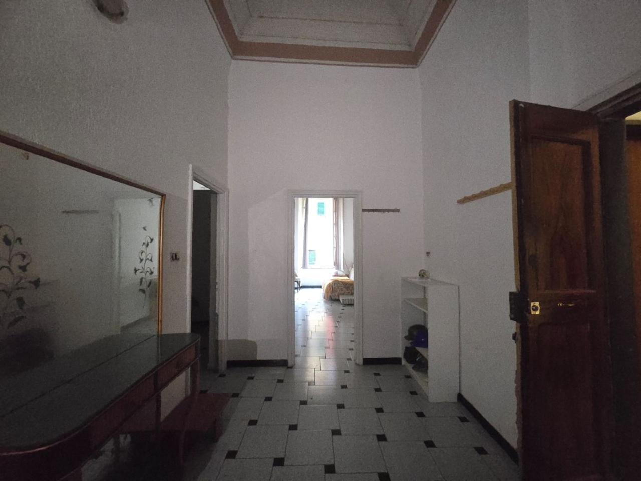 appartamento in vendita a Genova in zona Sestri Ponente