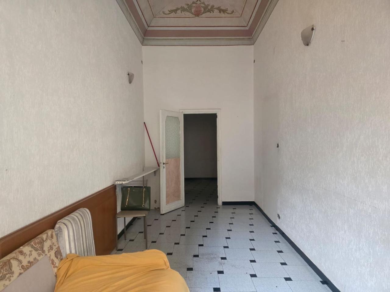 appartamento in vendita a Genova in zona Sestri Ponente