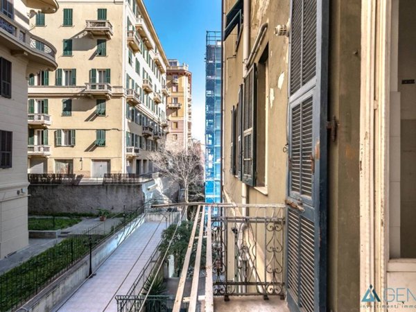 appartamento in vendita a Genova in zona Carignano