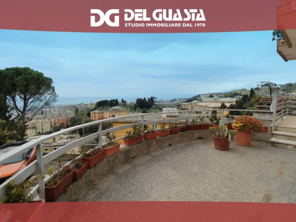 appartamento in vendita a Genova in zona Castelletto