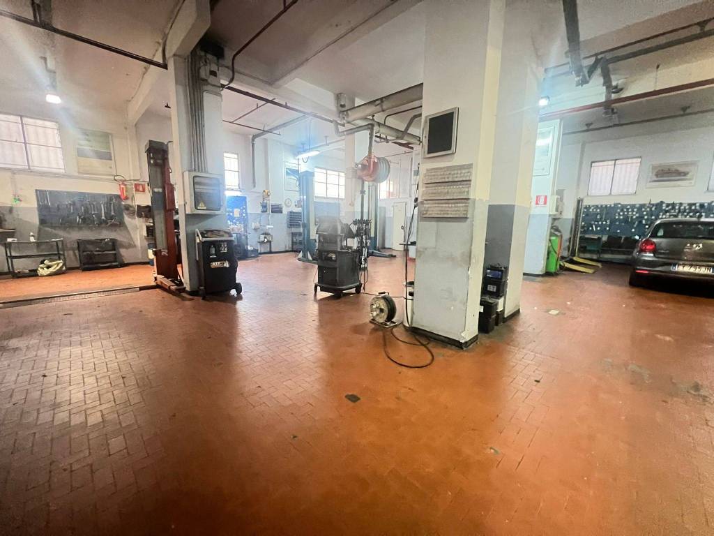 negozio in vendita a Genova in zona Nervi