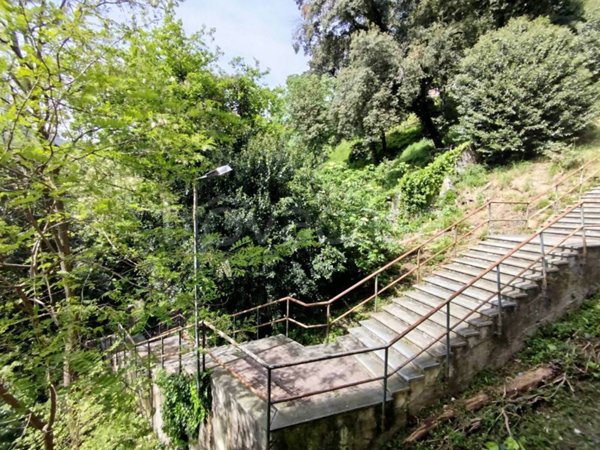 appartamento in vendita a Genova in zona Rivarolo