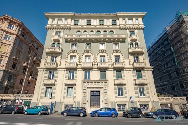 appartamento in vendita a Genova in zona Carignano