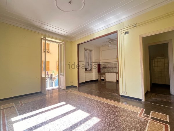 appartamento in vendita a Genova in zona Sestri Ponente