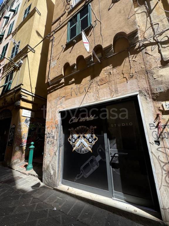 negozio in vendita a Genova in zona Sottoripa / Maddalena / Molo