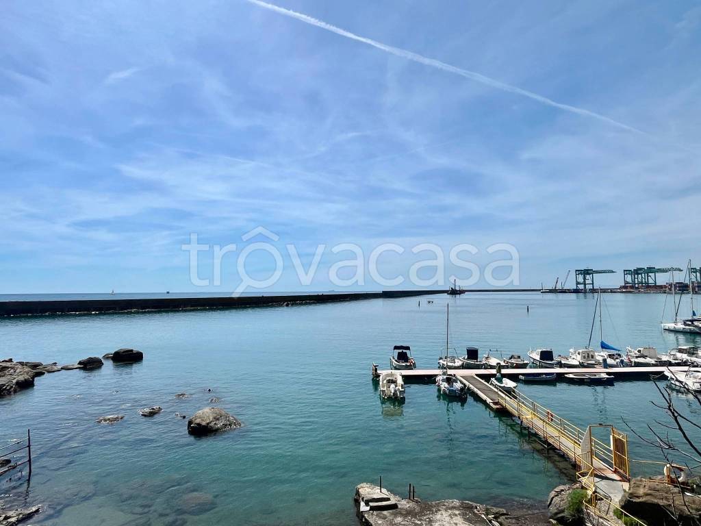 appartamento in vendita a Genova in zona Pegli