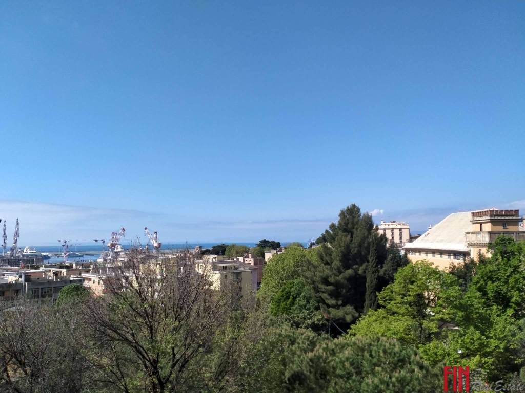 appartamento in vendita a Genova in zona Sestri Ponente