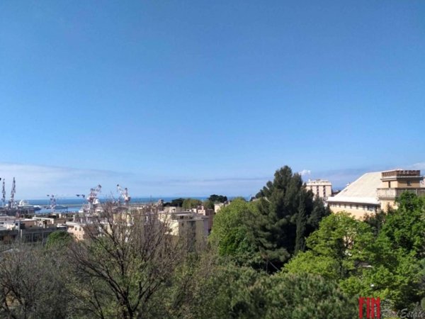 appartamento in vendita a Genova in zona Sestri Ponente