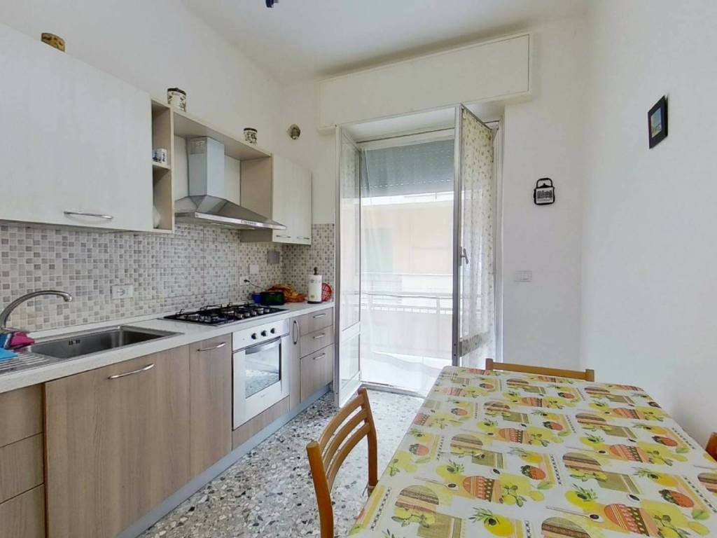 appartamento in vendita a Genova in zona Palmaro / Pra'