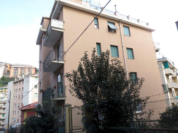 ufficio in vendita a Genova in zona Marassi