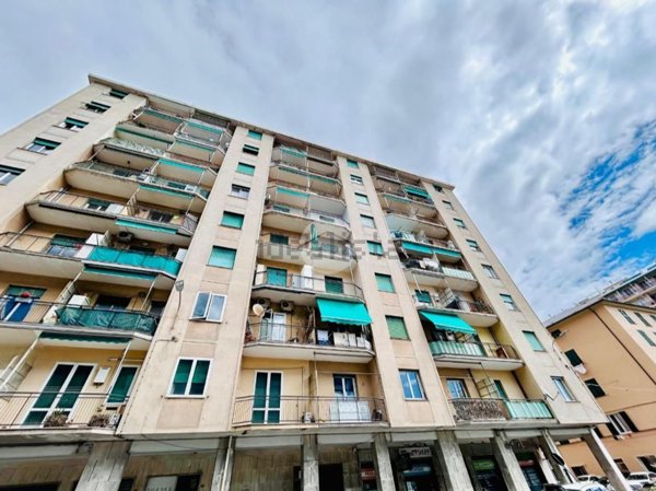 appartamento in vendita a Genova in zona Sestri Ponente