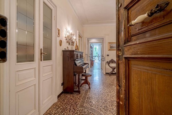 appartamento in vendita a Genova in zona Castelletto