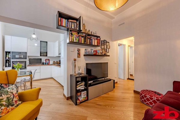 appartamento in vendita a Genova in zona Sottoripa / Maddalena / Molo