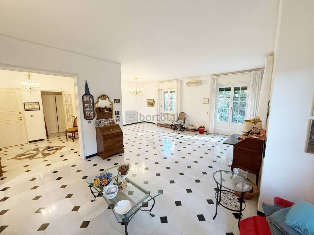 appartamento in vendita a Genova in zona Albaro