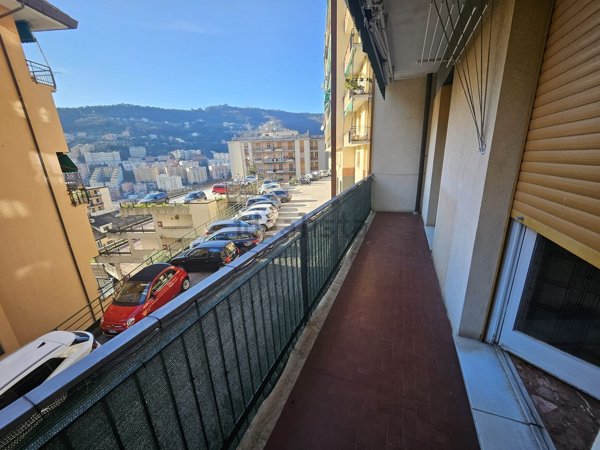 appartamento in vendita a Genova in zona Staglieno