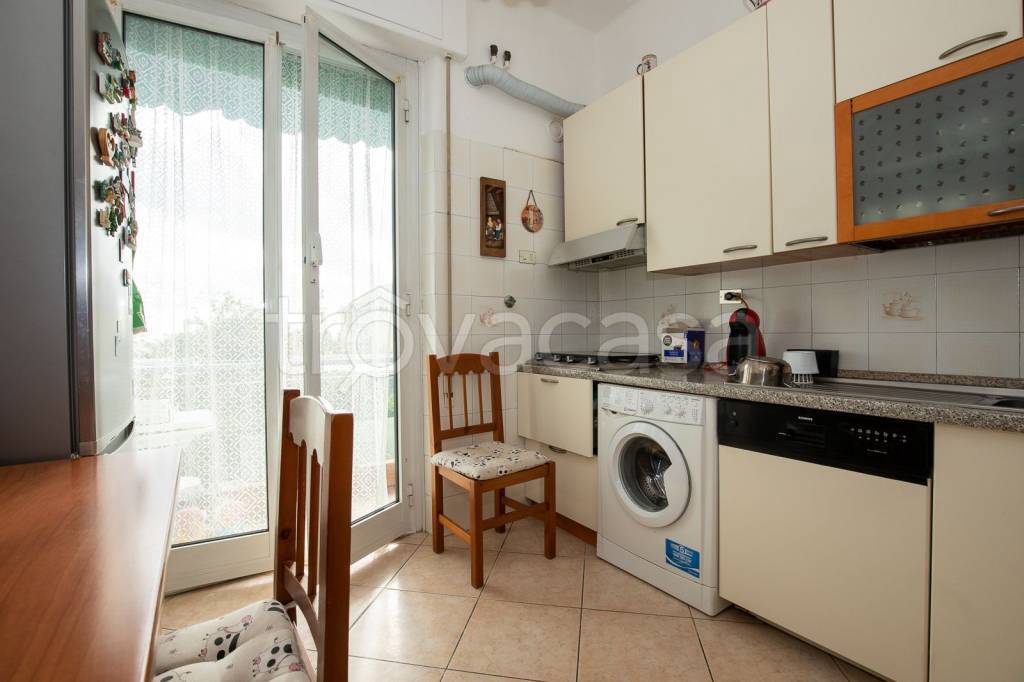 appartamento in vendita a Genova in zona Palmaro / Pra'