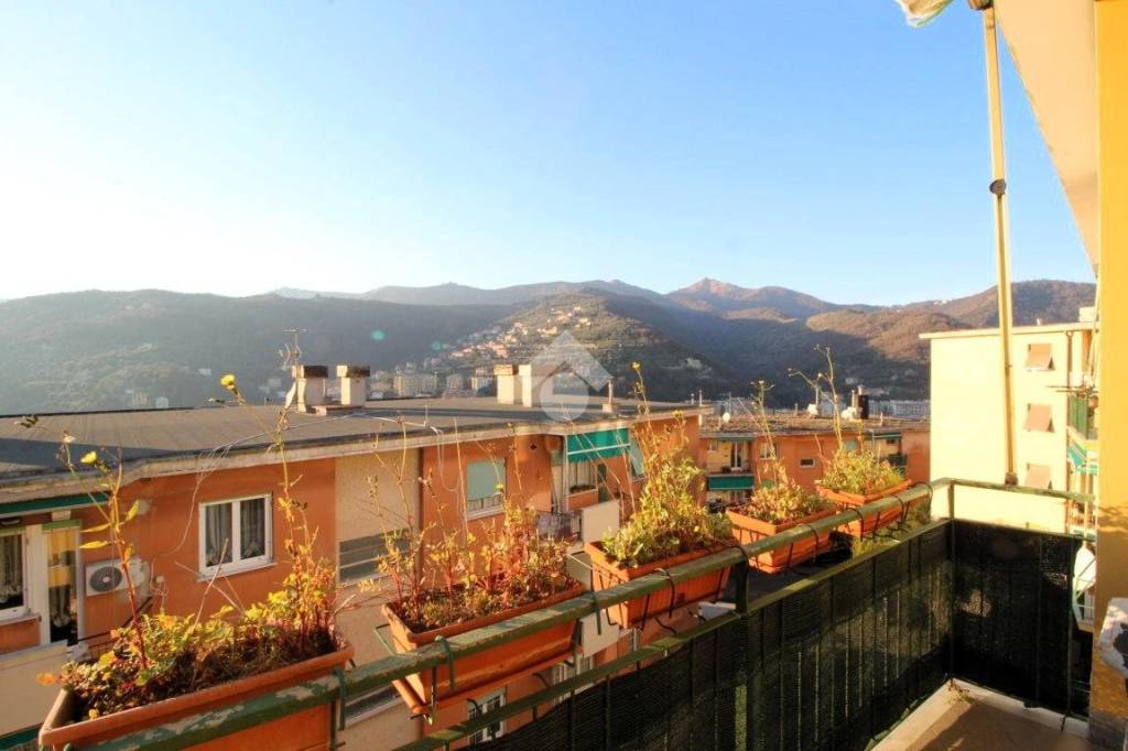 appartamento in vendita a Genova in zona Struppa