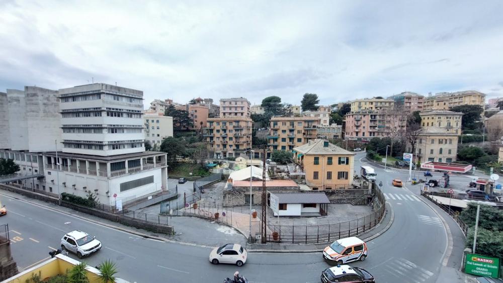 appartamento in vendita a Genova in zona Sturla
