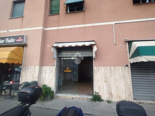 locale commerciale in vendita a Genova in zona Struppa
