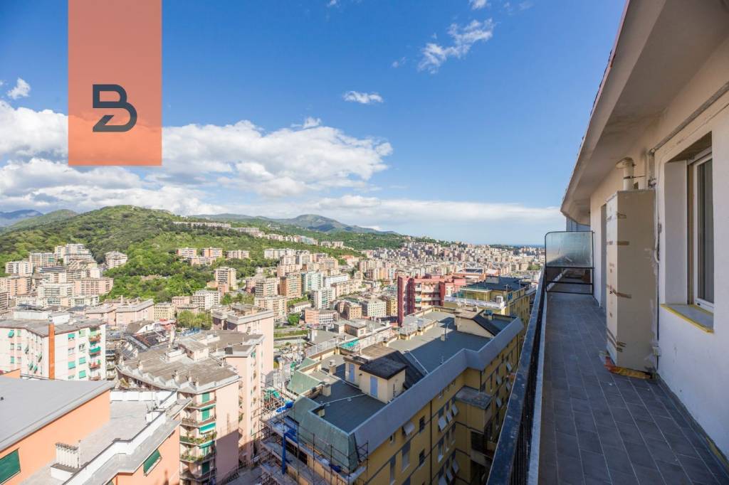 appartamento in vendita a Genova in zona Staglieno