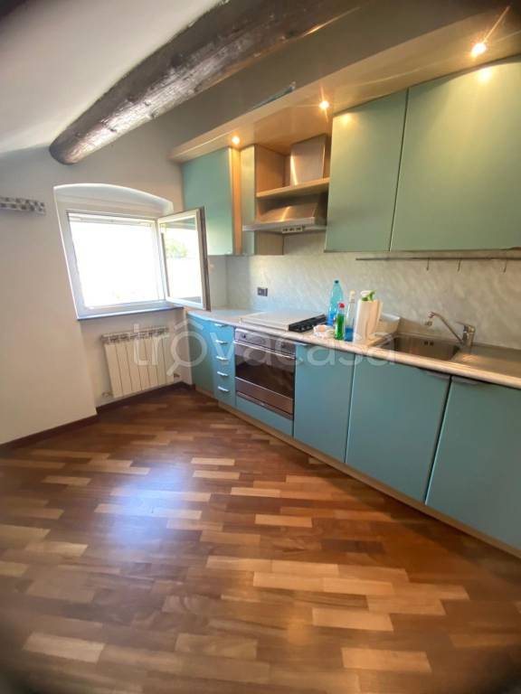 appartamento in vendita a Genova in zona Sestri Ponente