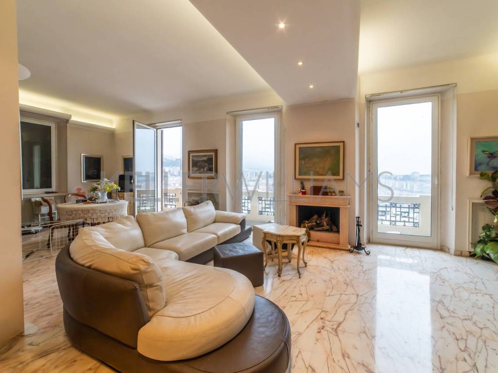 appartamento in vendita a Genova in zona Foce