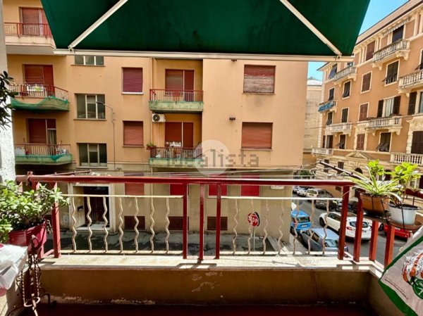 appartamento in vendita a Genova in zona Sestri Ponente