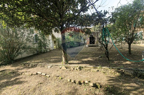 casa indipendente in vendita a Genova in zona Molassana