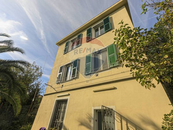 casa indipendente in vendita a Genova in zona Molassana