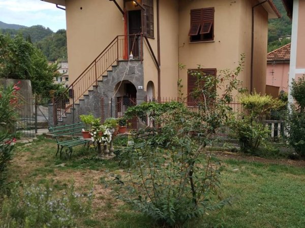 appartamento in vendita a Genova in zona Struppa