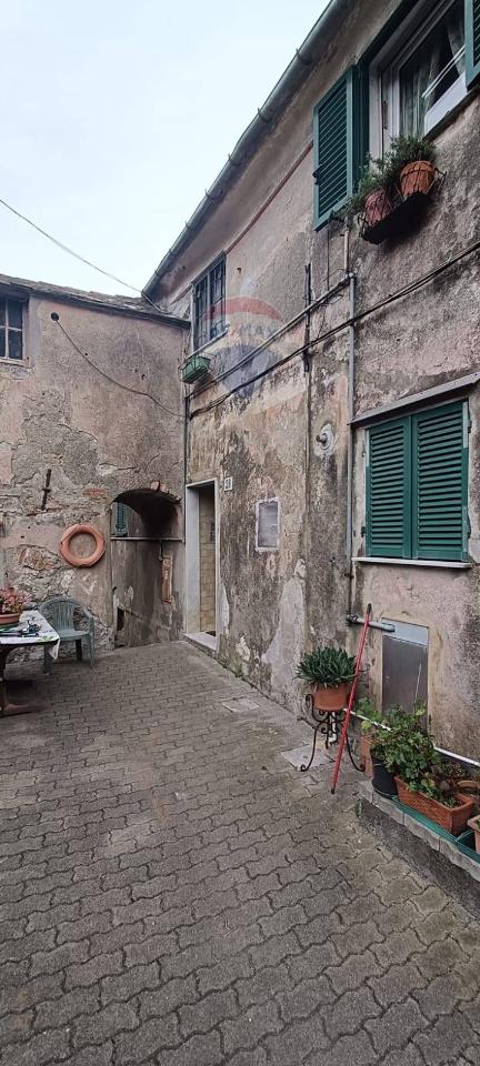 appartamento in vendita a Genova in zona Crevari