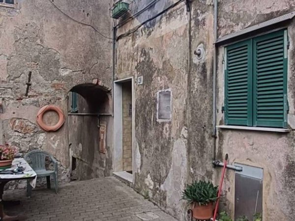 appartamento in vendita a Genova in zona Voltri