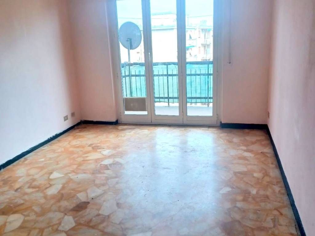 appartamento in vendita a Genova in zona Palmaro / Pra'