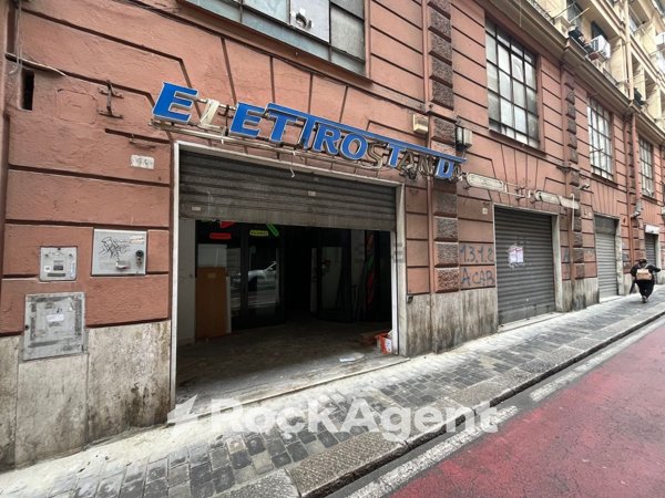 negozio in vendita a Genova in zona Sampierdarena