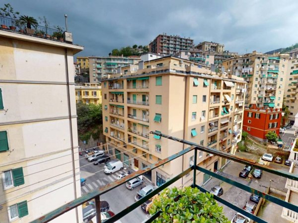 appartamento in vendita a Genova in zona Marassi