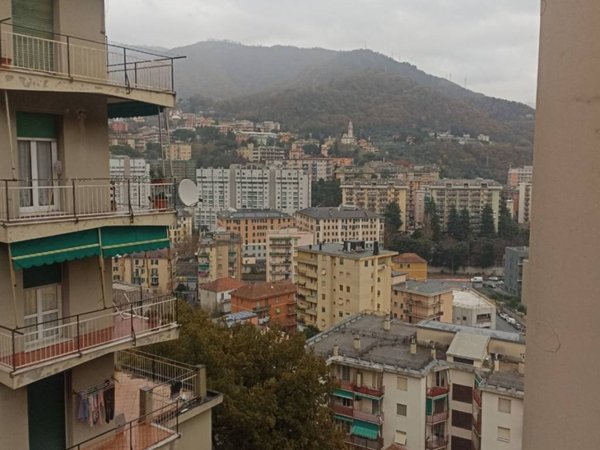 appartamento in vendita a Genova in zona Molassana