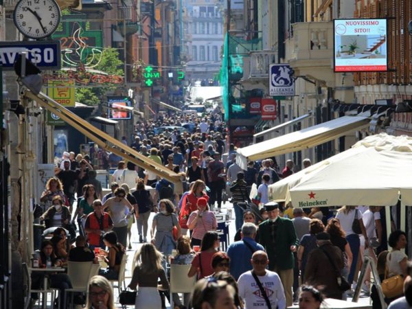 negozio in vendita a Genova in zona Sestri Ponente